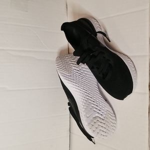 Nike Womens BQ8927 Size 6.5